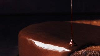 how-to-glaze-a-cake-with-glossy-chocolate-recipe-bon image