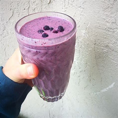 blueberry-blast-smoothie-nutrition-by-erin image