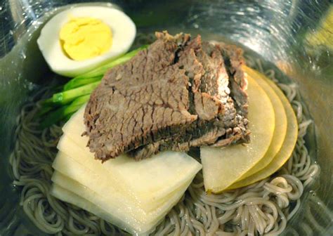 mul-naengmyeon-물-냉면-cold-noodles-in-broth image