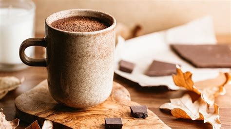 what-makes-dutch-hot-chocolate-unique-the-daily image