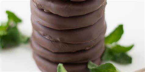 crisp-chocolate-mint-cookies-thin-mints-recipe-delish image