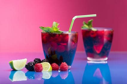10-chambord-liqueur-drinks-luscious-cocktail image