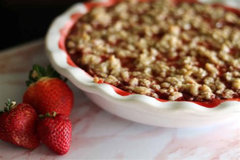 easy-strawberry-crisp-recipe-mom-with-cookies image