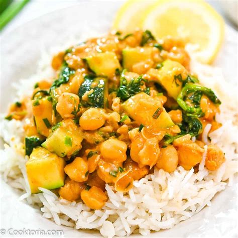 easy-zucchini-chickpea-curry-cooktoria image