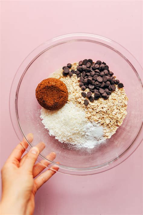 healthy-oatmeal-chocolate-chip-cookies-minimalist-baker image