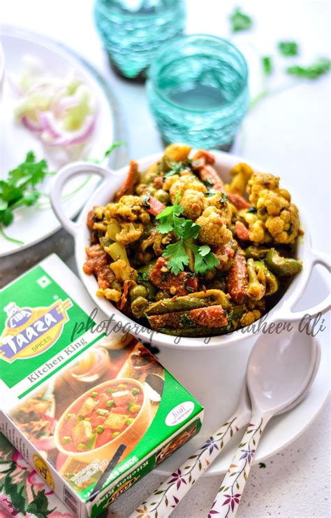 vegetable-jhalfrezi-popular-indian-vegetarian image
