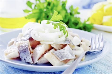 the-hirshon-jewish-pickled-herring-with-onions-in image