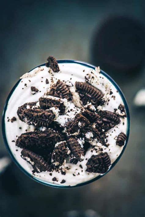 thick-oreo-milkshake-without-chocolate-syrup image