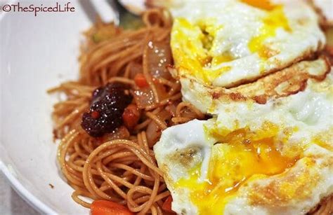 thai-fried-noodles-with-nam-prik-pao-the-spiced-life image
