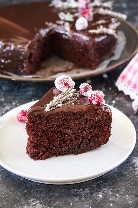 7-minute-eggless-chocolate-cake-microwave image