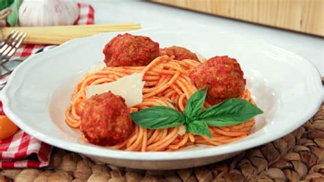 moms-spaghetti-and-meatballs-steven-and-chris-cbcca image
