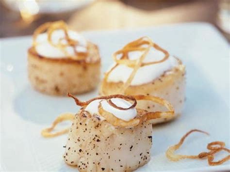 seared-scallops-with-shallots-and-coconut-cream image