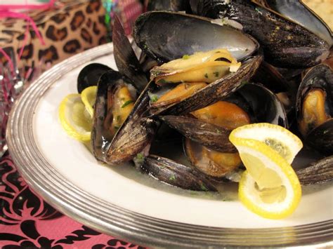 mussels-in-white-wine-and-meyer-lemon-sauce image