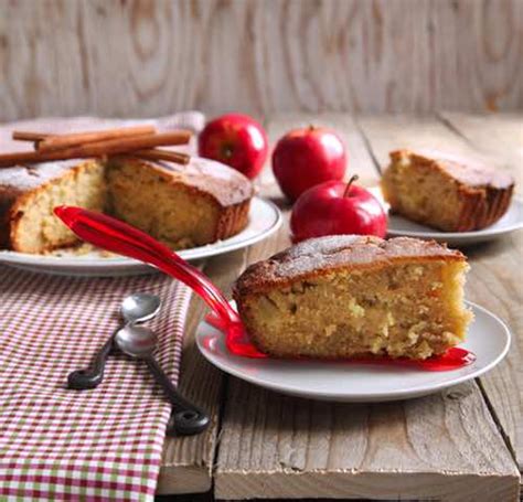 grandmas-old-fashioned-applesauce-cake image