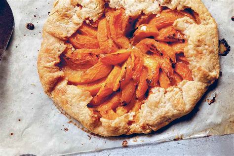 apricot-galette-leites-culinaria image