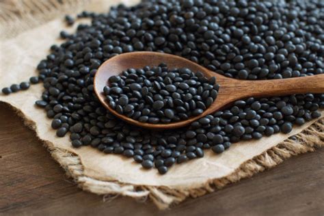 black-lentils-nutrition-benefits-fine-dining-lovers image