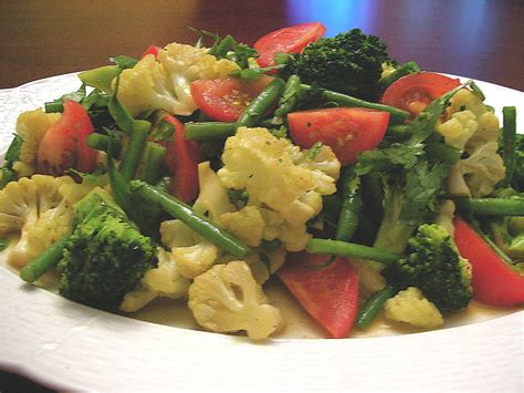 vegetable-salad-with-curry-soy-vinaigrette-the image