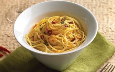 barilla-spaghetti-with-garlic-oil-and-anchovies image