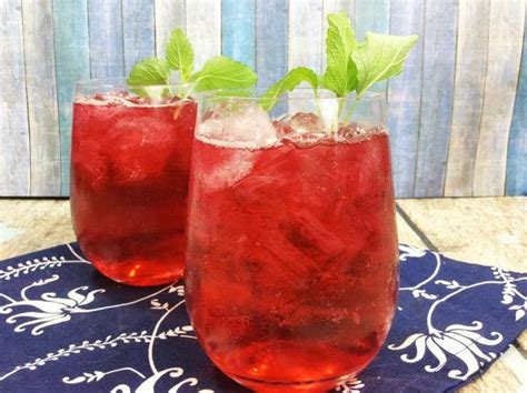 iced-passion-tea-lemonade-recipe-starbucks-copycat image