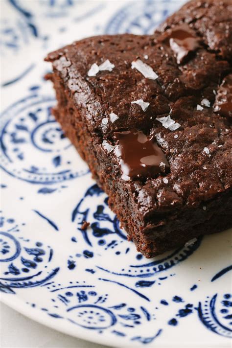 best-homemade-vegan-brownies-quick-easy-the image