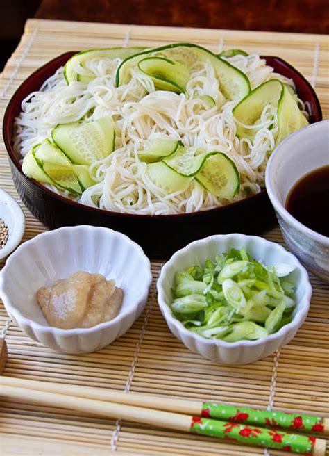 hiyashi-somen-japanese-chilled-somen-noodles image