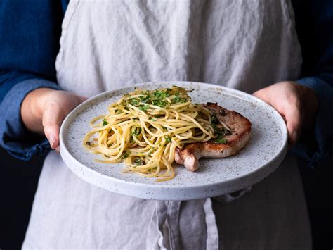 5-ingredient-pork-piccata-with-spaghetti-kitchen-stories image