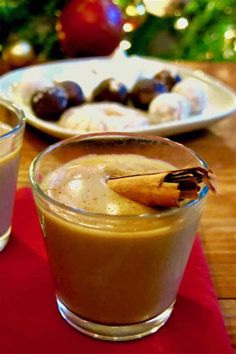 cola-de-mono-colemono-traditional-chilean-drink image