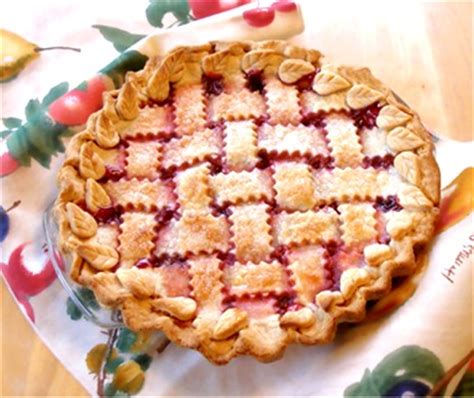 cherry-pie-and-lattice-top-tutorial-craftybaking image