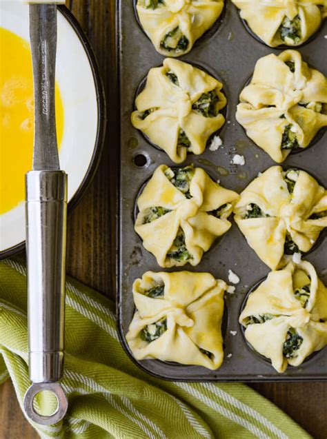 feta-and-spinach-puff-pastry-appetizers-linger image