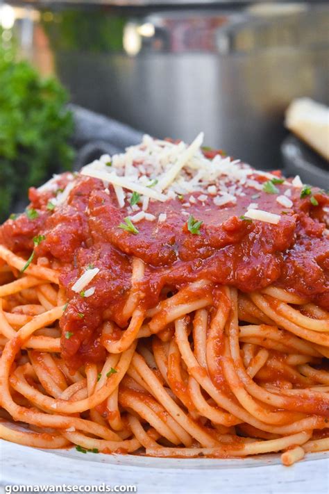 italian-spaghetti-made-w-simple-ingredients-gonna image