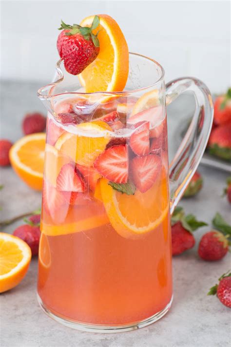 strawberry-sangria-7-ingredients-and-easy-the-first-year image