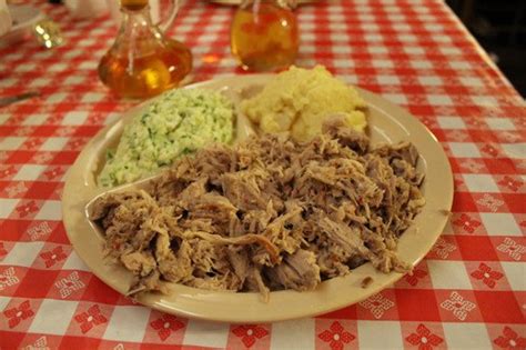 the-great-divide-eastern-vs-western-nc-barbecue image
