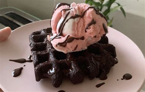 how-to-use-brownie-mix-to-make-waffles-simplemost image