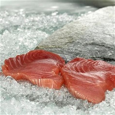 sesame-teriyaki-tuna-steaks-chatelaine image