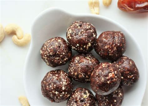 mexican-hot-chocolate-date-balls-vegan-paleo image