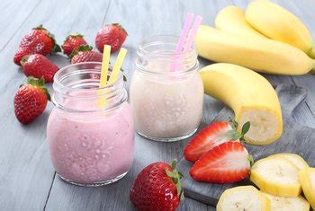 low-fat-banana-smoothie-healthy-eating-sf-gate image