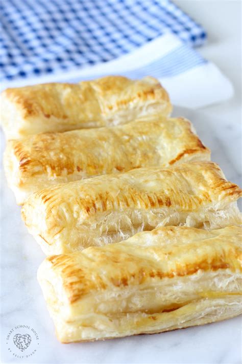 the-most-delicious-easy-peach-puff-pastry image