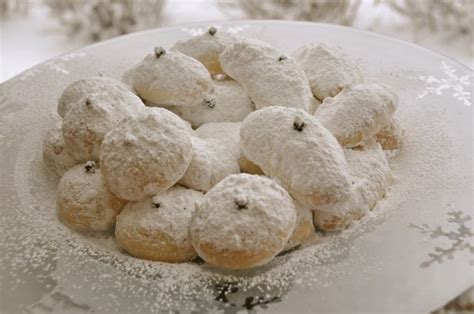 greek-almond-shortbread-cookies image