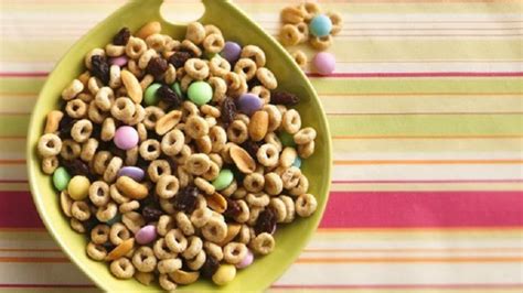 on-the-run-cereal-snack-recipesnow image