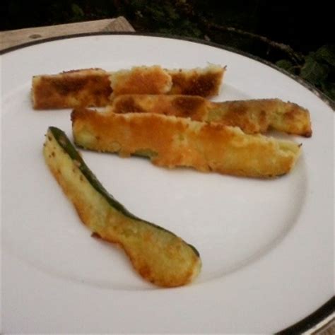 crispy-zucchini-wedges-think-tasty image