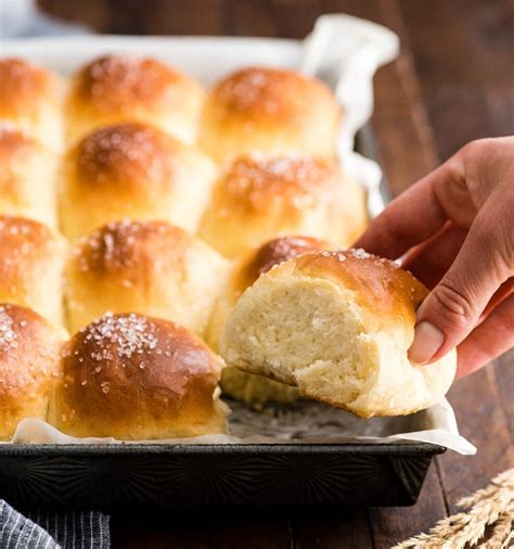 the-best-homemade-dinner-rolls-recipe-joyfoodsunshine image