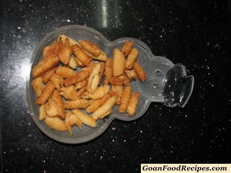 kulkuls-crunchy-and-golden-brown-goan-food image