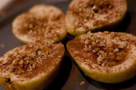 grill-baked-apples-in-foil-with-cinnamon-and-sugar image