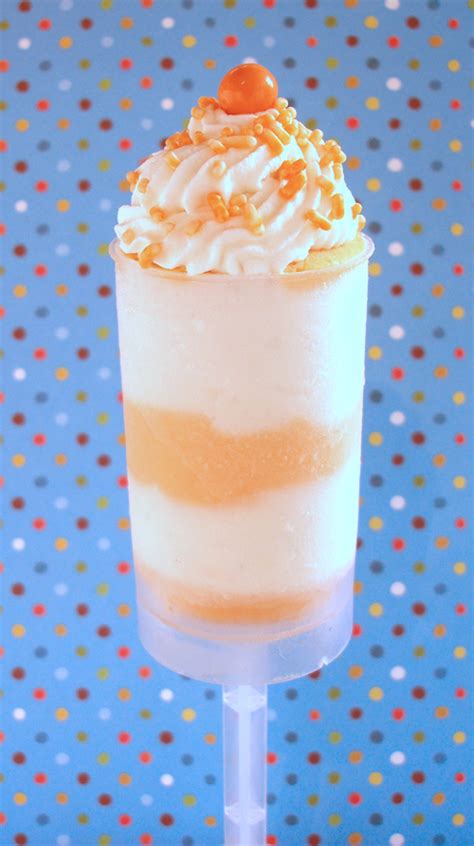 vanilla-orange-frozen-yogurt-push-up-pops image