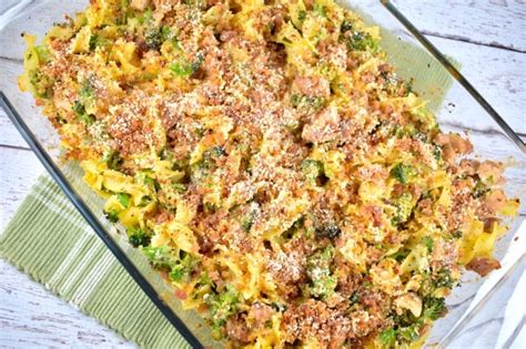 chicken-and-broccoli-noodle-casserole-recipe-6-points image