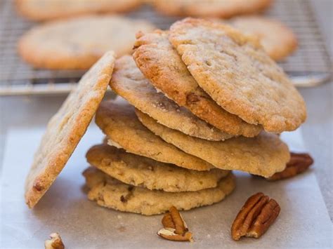 thin-crunchy-chewy-pecan-cookies-an-italian-in-my image