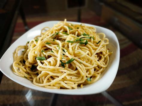 simple-parmesan-garlic-butter-spaghetti-eat-wheat image
