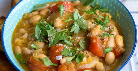 hearty-roasted-tomato-and-white-bean-stew image