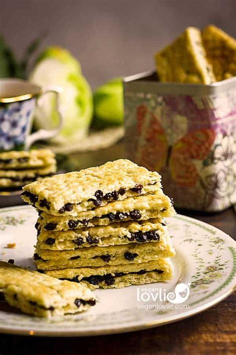 garibaldi-biscuits-recipe-currant-raisin-cookies image