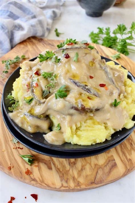vegan-shiitake-mushroom-gravy-recipe-veggie-society image